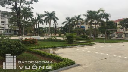 Cho thuê nhà Biệt thự Văn Phú lô BT5, mặt đường 16.5m, đã hoàn thiện, đối diện vườn hoa giá 30tr/tháng