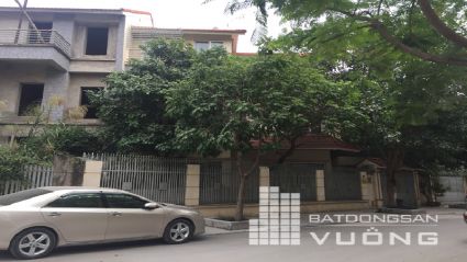 Bán biệt thự Văn Phú lô BT7 diện tích 250 m2 hướng Đông Nam, gần công viên Hà Đông, Metro Hà Đông giá 12 tỷ