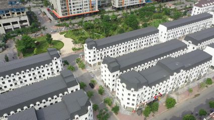 Bán nhà liền kề la casta Văn Phú lô góc diện tích 98 m2 hướng Đông Bắc - Đông Nam