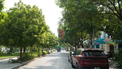 Bán biệt thự mặt công viên KĐT Văn Phú, diện tích 200m2, mặt tiền 10m, đường 16.5m